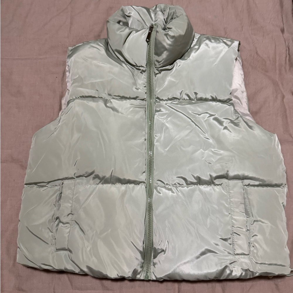 Birch and Stone Pale Sage Green Puffer Vest Size M NWT